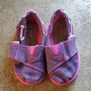 Toddler girl Toms